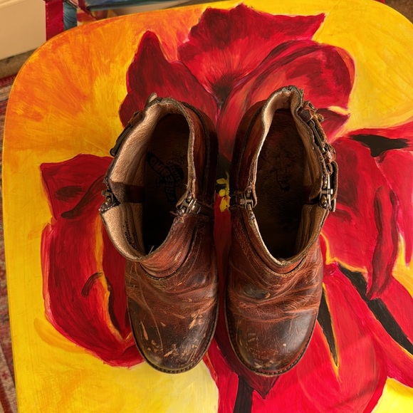 Freebird by Steven Bolo Distressed Leather Boots. 7. - Picture 3 of 6